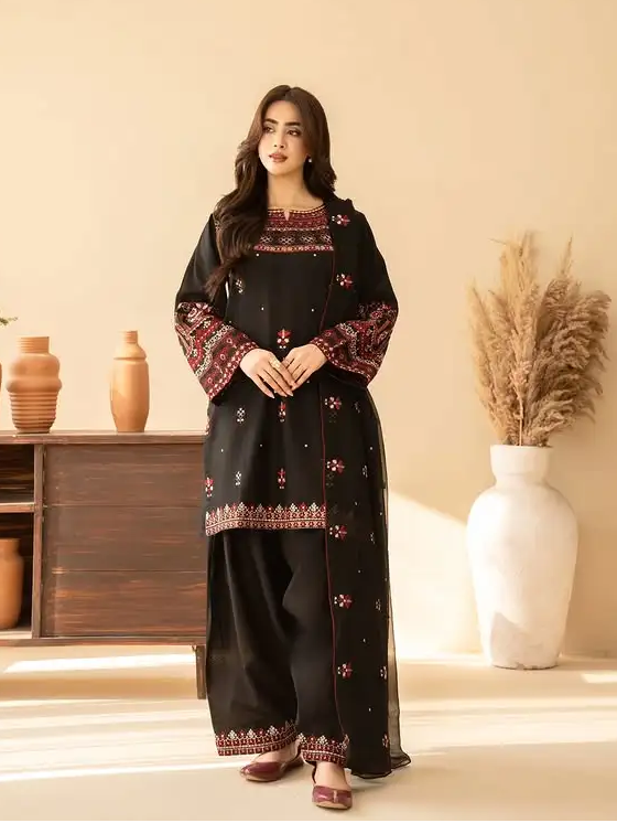 AURORA BLACK 3PC EMBROIDERED