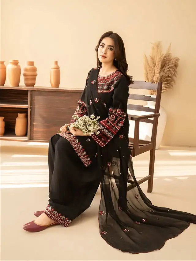 AURORA BLACK 3PC EMBROIDERED